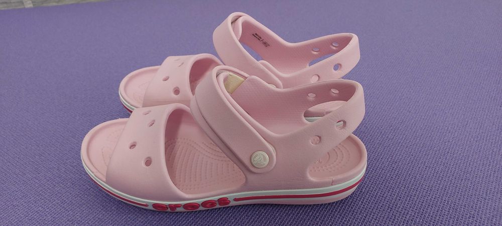 Босоніжки crocs j3 22 cм