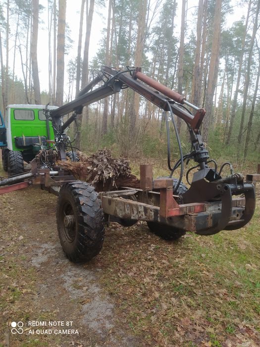 Прицеп з маніпулятором.