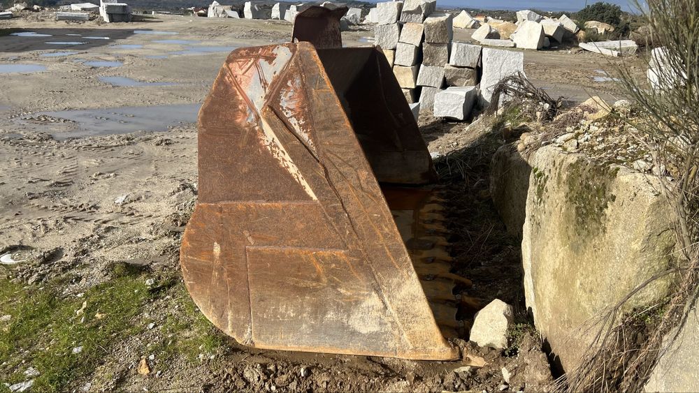 Pá carregadora Volvo BM L180