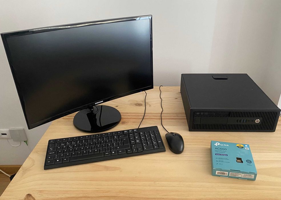 Computador, Monitor, Teclado e Rato - Como novo, pouco uso