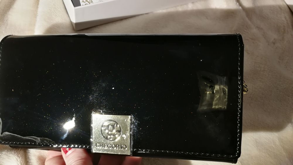 Nowy z metką Skórzany elegancki damski czarny  portfel prezent