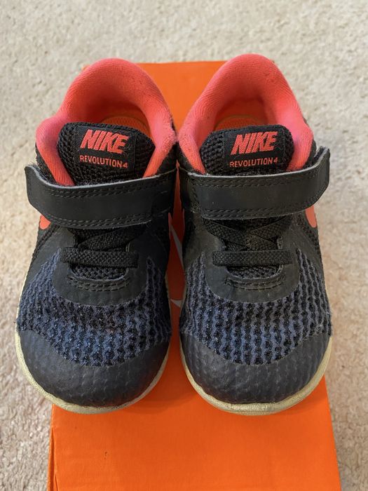 Buty sportowe Nike Revolution 4 r. 23,5 wkladna 15 cm