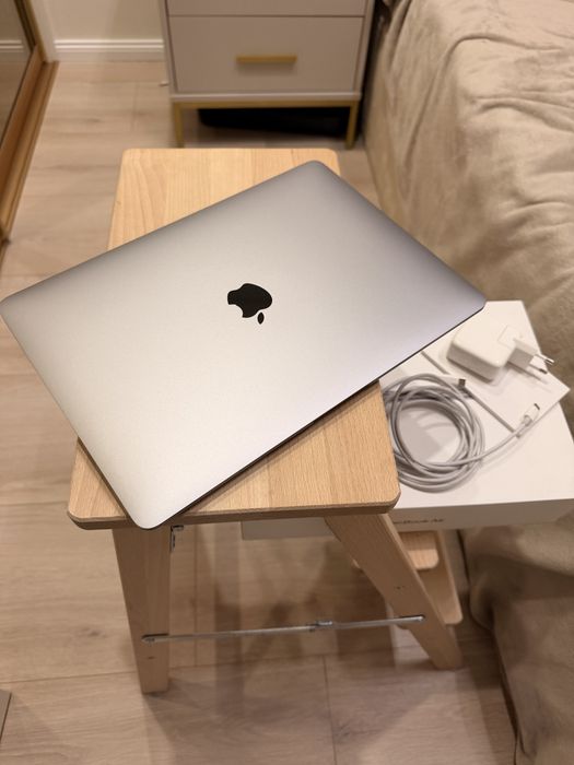Macbook space grey m1 2020 8gb/256gb