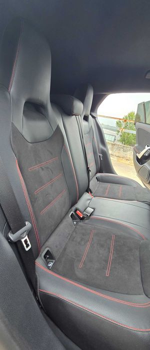 Mercedes-Benz CLA 180d  AMG Line | IVA Dedutível