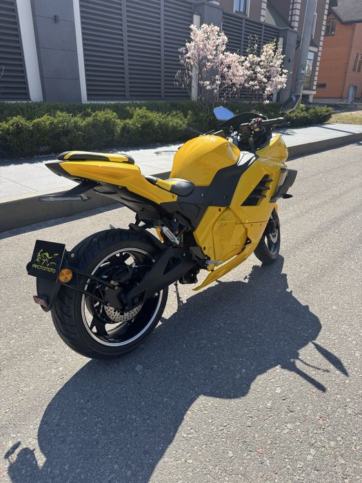 Новий Electromoto EM Panigale Plus 2025