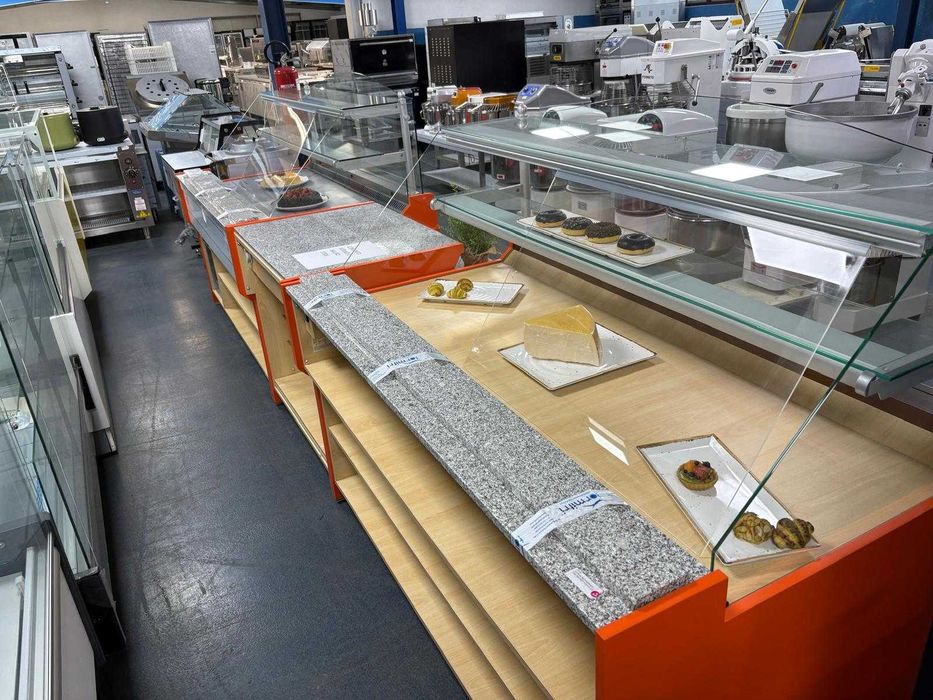 conjunto de vitrines e balcao novo