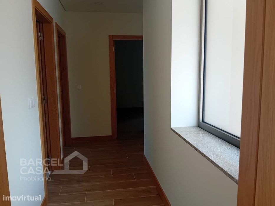 Exclusividade e Charme em Pedra: Moradia Individual T3 em Carapeços...