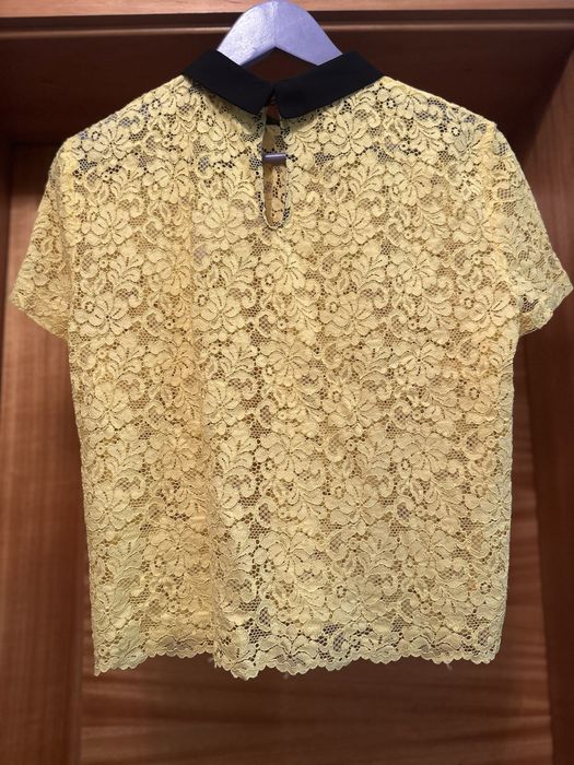 Blusa Amarela em renda