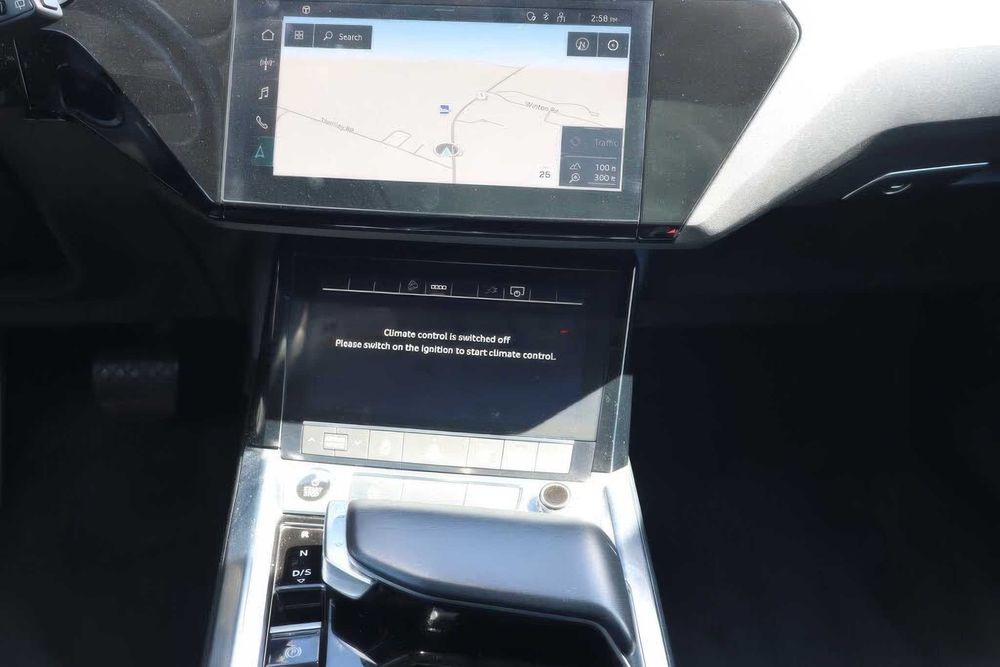 Audi E-Tron      2022