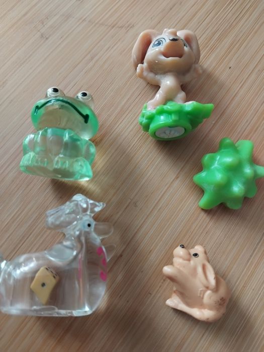 Sprzedam mini figurki Kinder