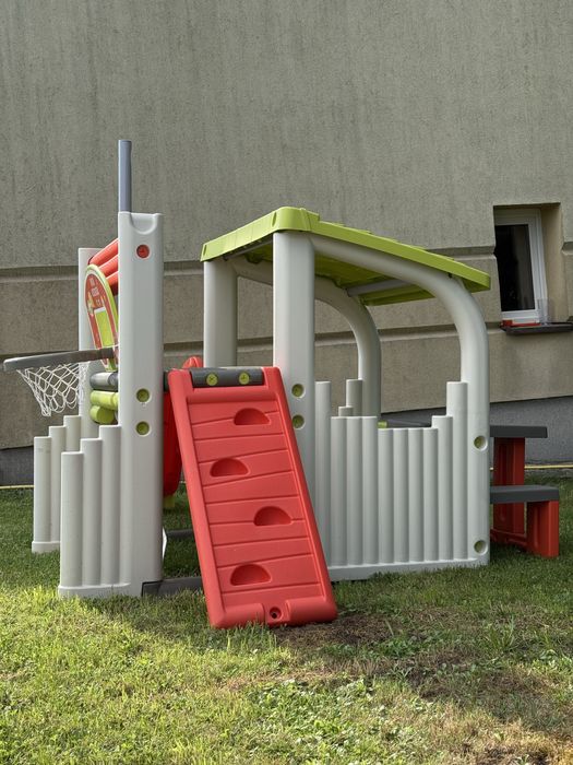 Plac zabaw smoby dla dzieci centrum zabaw i gier bardzo dobry stan