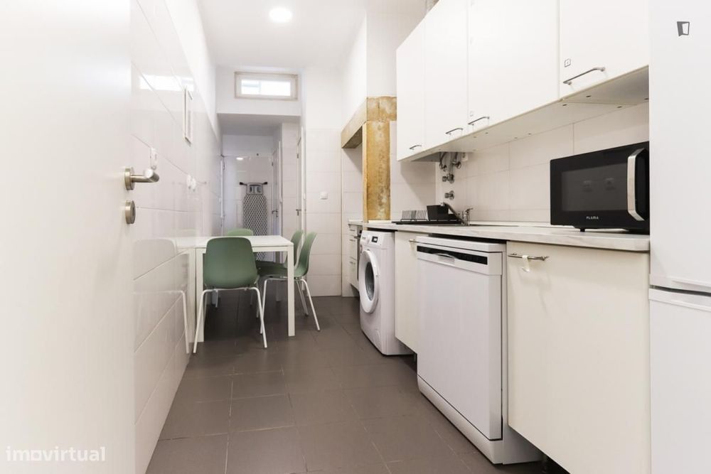 Quarto - localizado em Penha Lisbon