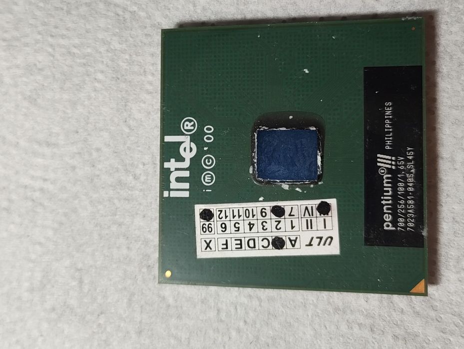 Procesor Intel Pentium III SL45Y 700 MHz.Okazja.