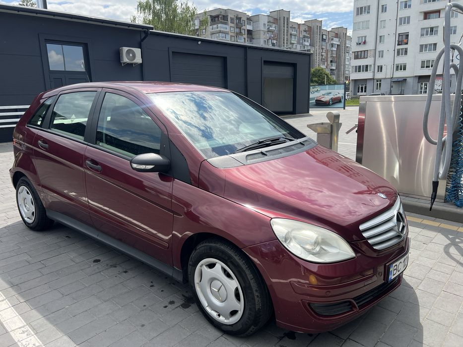 Продам авто Mercedes b150 автомат