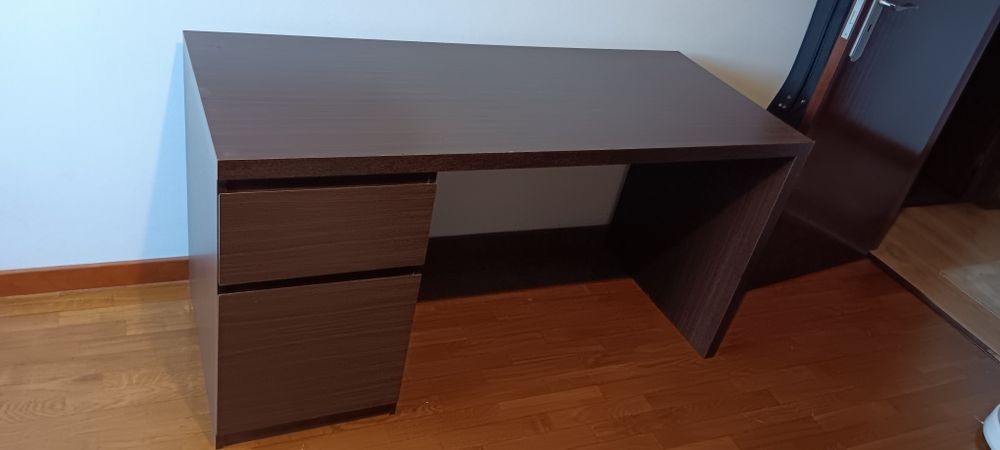 Secretária para escritório