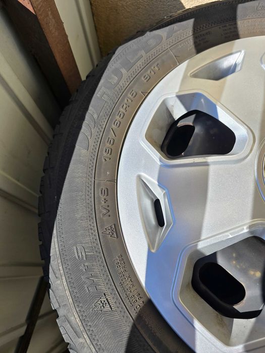 Komplet kół zimowych 195/65 R15 91T– Fulda Kristall Montero + kołpaki