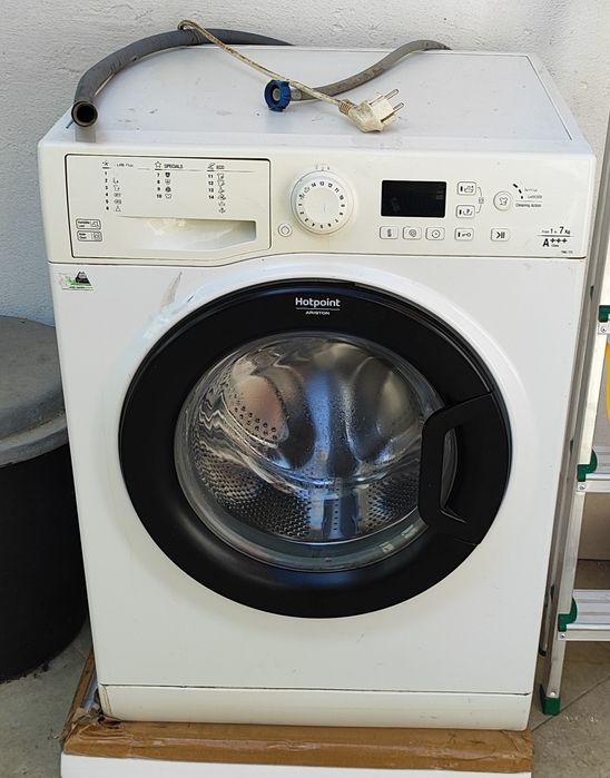 Maquina lavar roupa hotpoint FMG723 avariada