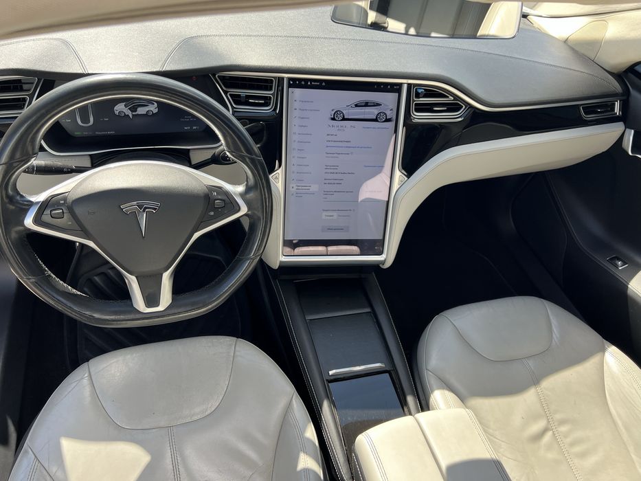 Tesla model s p 85