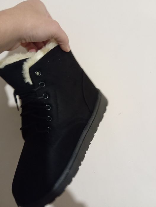 Легенькі зимові черевики