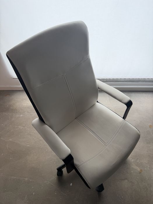 Cadeira de escritorio IKEA