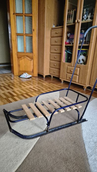 Продають дитячі санки