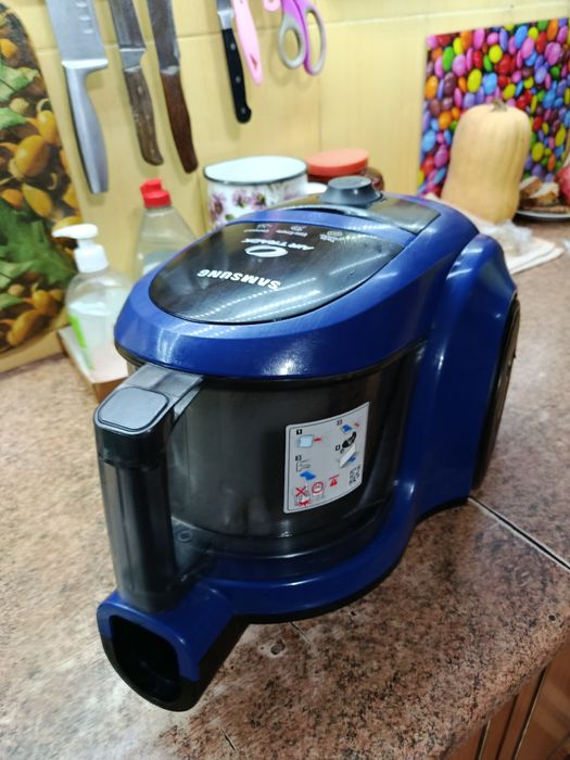 Пылесос SAMSUNG 1600w. Торг.