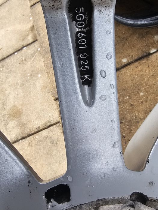 Felga 17cali 5x112 6j et48 oryginal Vw Golf 5G0