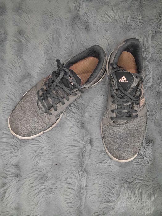 Беговые кроссовки adidas
