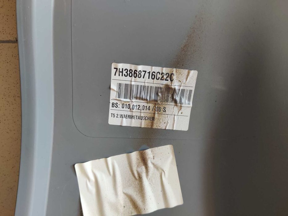 Prawy tylny boczek bagażnika do VW T5