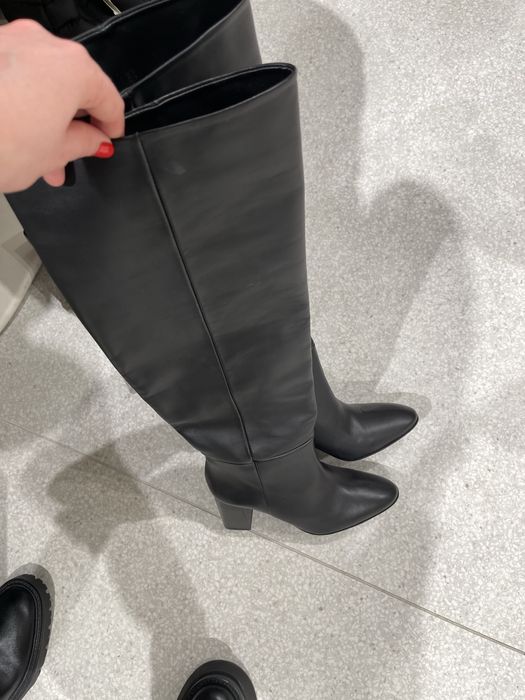 Кожаные сапоги Zara