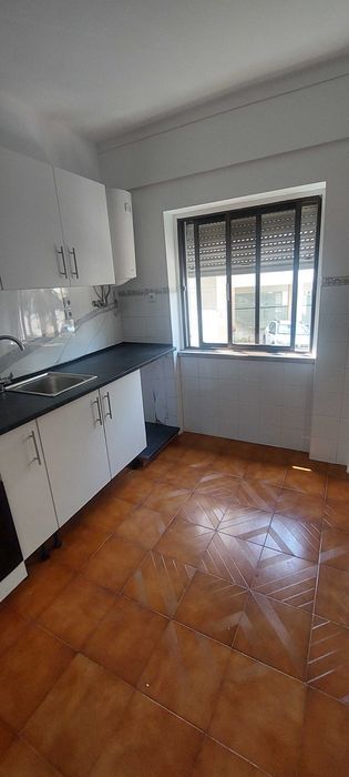 Descubra este acolhedor Apartamento T1, ideal para quem procura qualidade de vida, comodidade e proximidade a tudo.