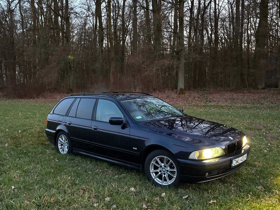 Samochód BMW 2003 seria 5