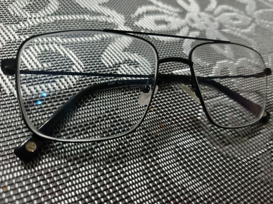 Okulary/ oprawki ze szkłami korekcyjnymi