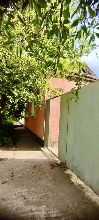 Продаж півбудинку з окремим  подвір'ям . м. Кропивницький  Лелеківка