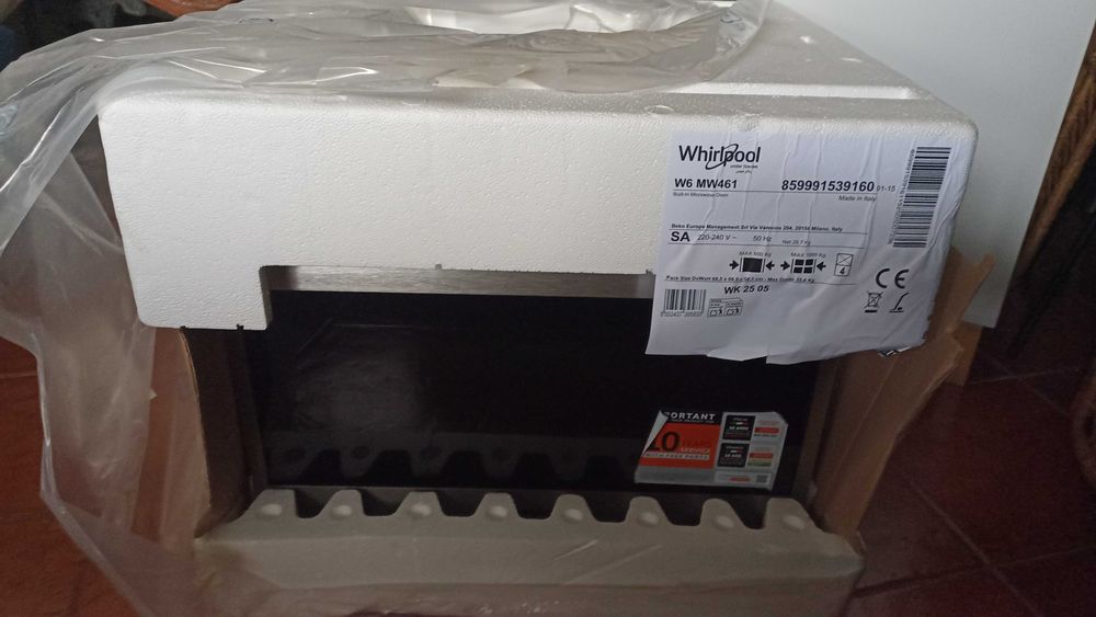 Forno combinado com microondas Whirlpool