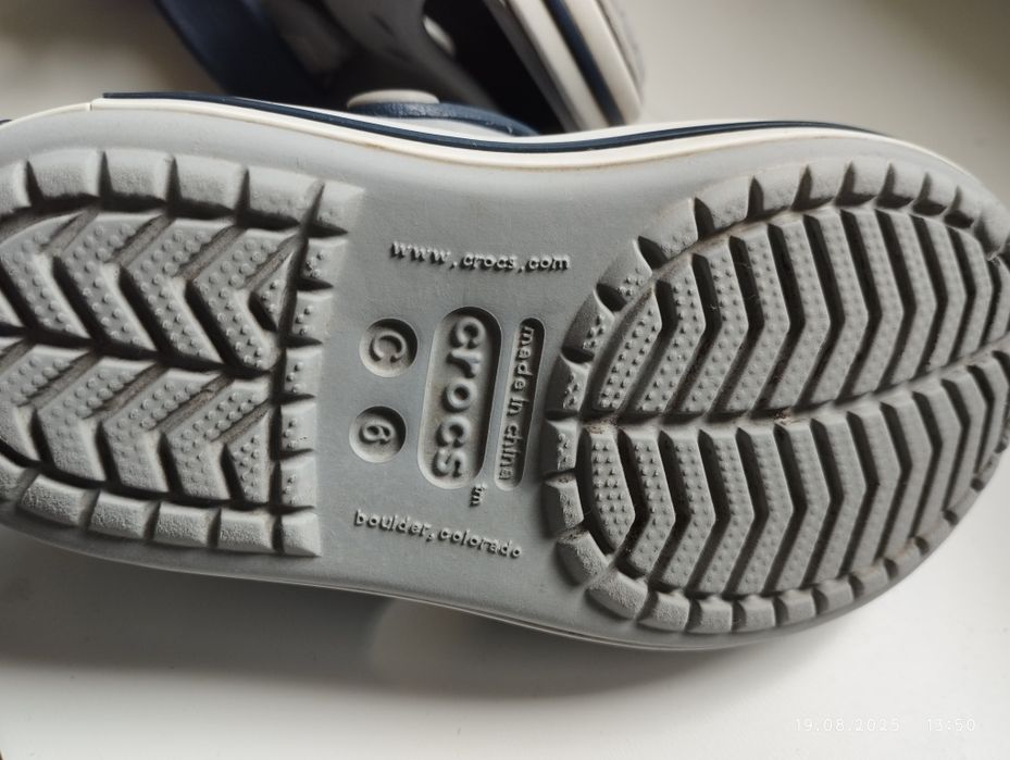 Sandały Crocs rozmiar C6 (PL 22)