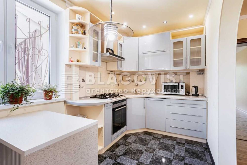 село Любимовка - дом 212 м кв  на 15 сотоках