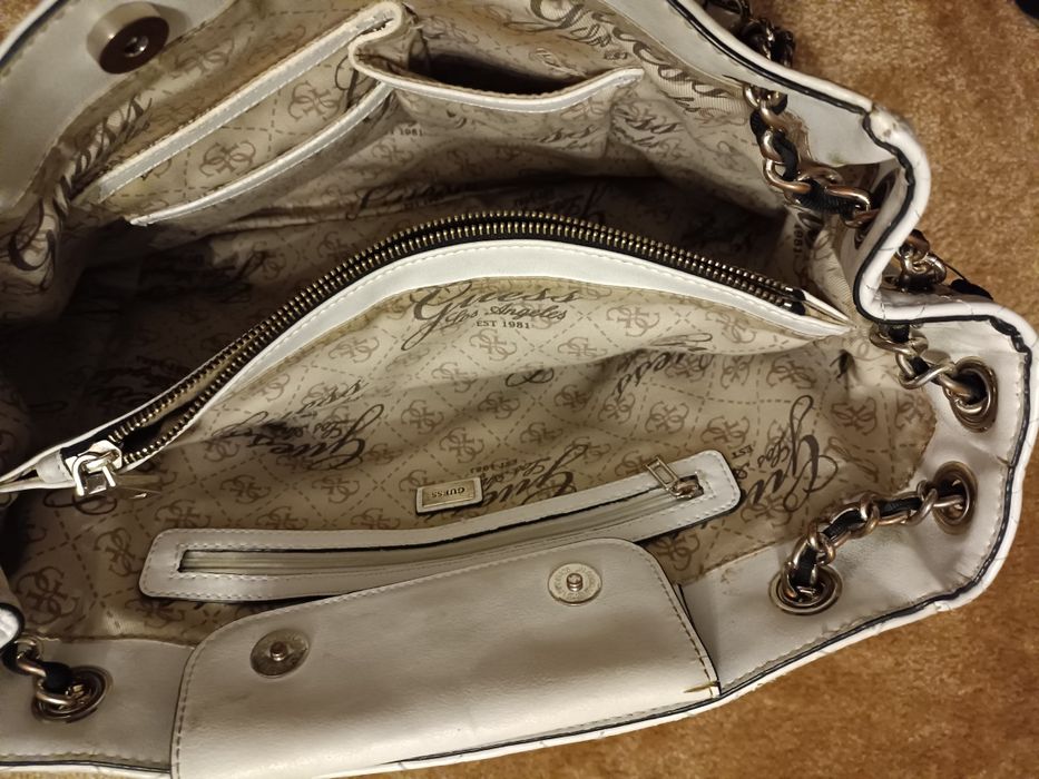 Torebka damska pikowana Guess Biała/30x26x12cm