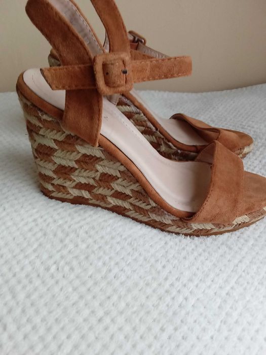 buty i buciki na koturnie damskie