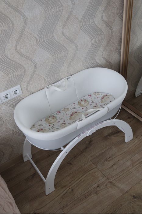 Кошик SHNUGGLE Moses з підставкою Dreami