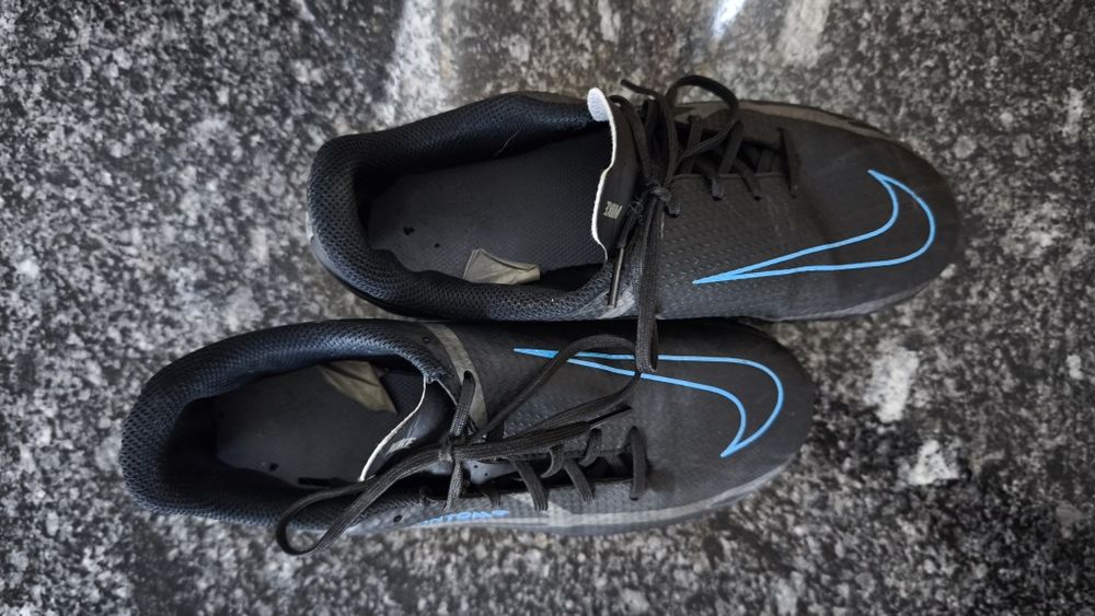 Chuteiras Phantom tamanho 38