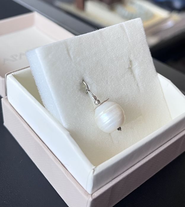 Zawieszka z perły rzecznej