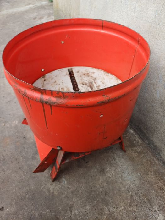 Корморізка механічна!