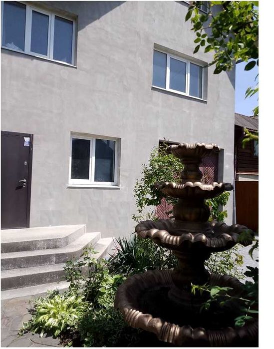 Продам будинок з ремонтом в Івано-Франківську по вул. Січинського.