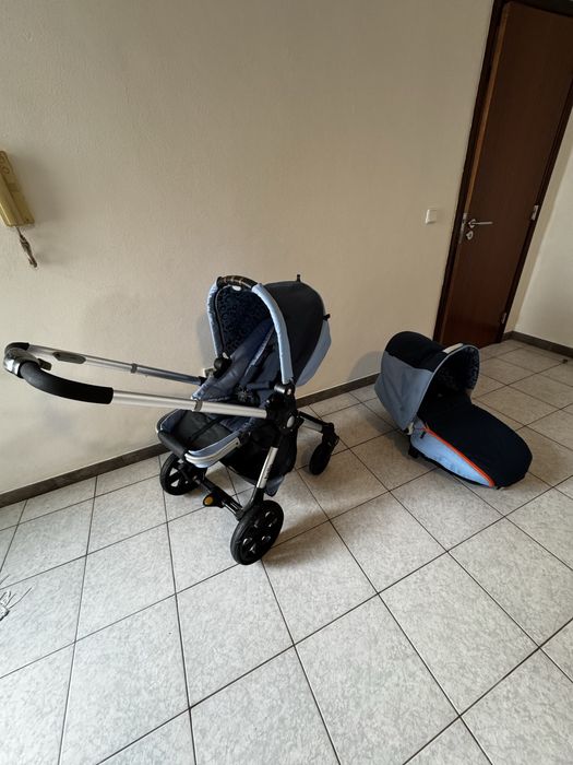 Vendo carrinho de bebe em muito bom estado.