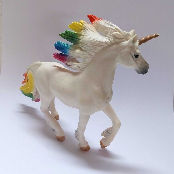 Cavalo Schleich, Unicórnio Arco-Íris, série Bayala