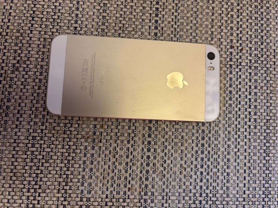 iPhone 5s 16ГБ в хорошем состоянии