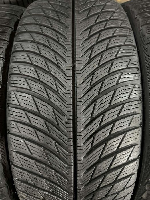 235/40/19 R19 Michelin Pilot Alpin 5 4шт зима