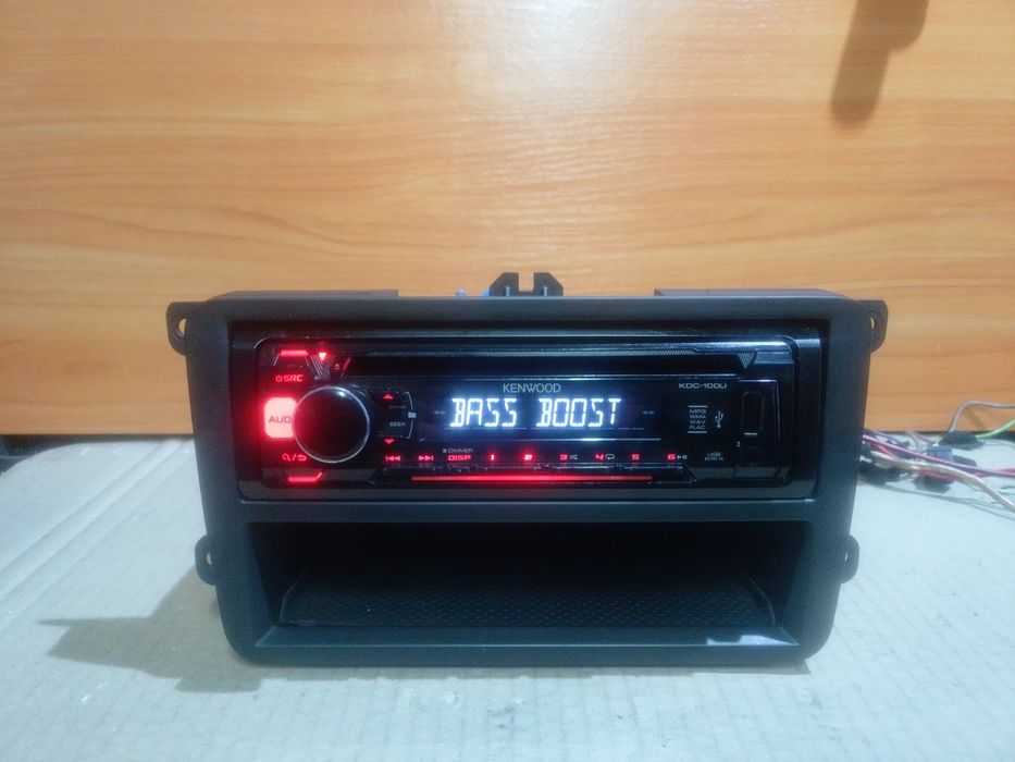 Автомагнітола KENWOOD KDC-100UR USB, AUX, CD