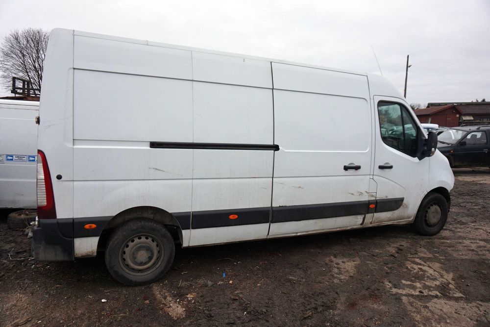 Renault Master III uszkodzony